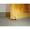 Burlete adhesivo con flecos para puerta en PVC