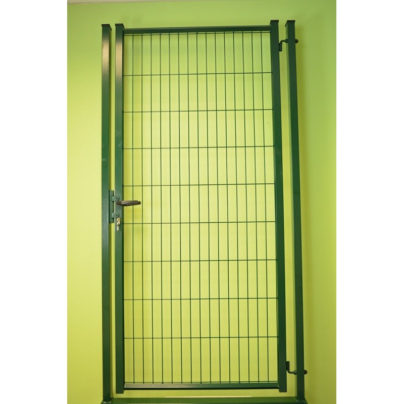 Puerta Basic verde con cerradura