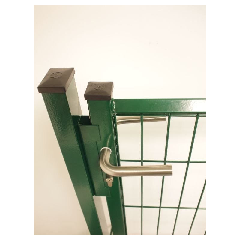 Puerta Combi verde con cerradura