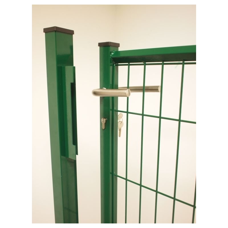 Puerta Combi verde con cerradura