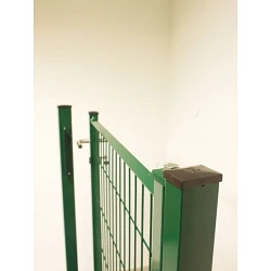 Puerta Combi verde con cerradura