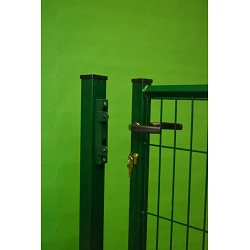 Puerta Basic verde con cerradura