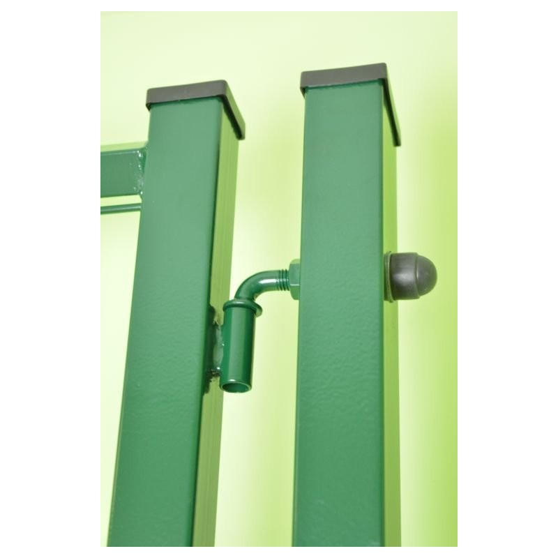 Puerta Basic verde con cerradura