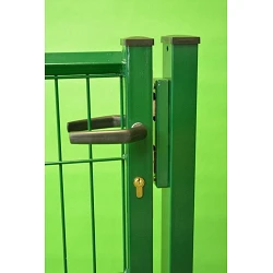 Puerta Basic verde con cerradura