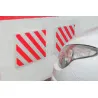 Protector frontal plano blanco y rojo