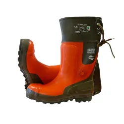 Bota de goma con protección...
