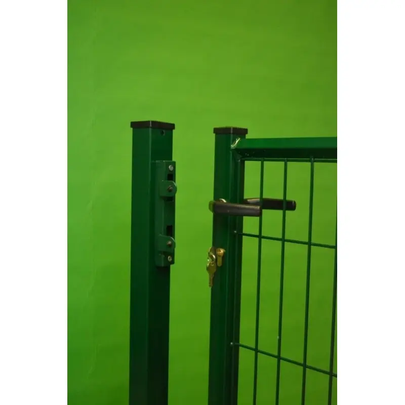 Puerta Basic verde con cerradura