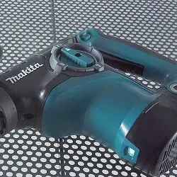 Martillo combinado Makita HR2811FT con portabrocas automático
