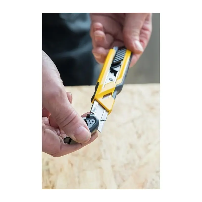 Cutter Autolock de  18 mm Stanley STHT10266-1