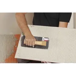 Peine con mango de madera Rubi